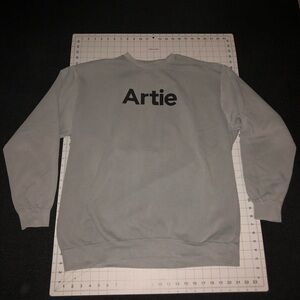 Artie. Size XL. Crewneck Sweatshirt. Gray Color.